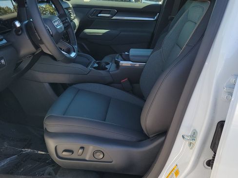 New 2026 GMC Terrain AT4 w/ Technology Package II AWD/4WD image 6
