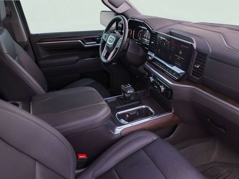Used 2025 GMC Sierra 1500 SLT AWD/4WD image 33