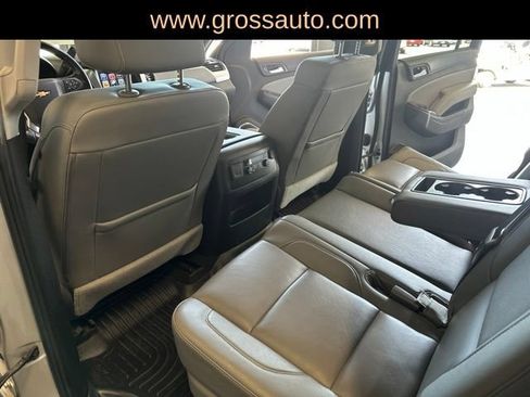 Used 2018 Chevrolet Suburban LT w/ Luxury Package AWD/4WD image 34