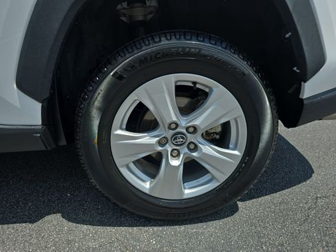 Used 2021 Toyota RAV4 XLE w/ Convenience Package FWD image 34