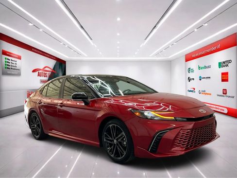 Used 2025 Toyota Camry XSE FWD image 2
