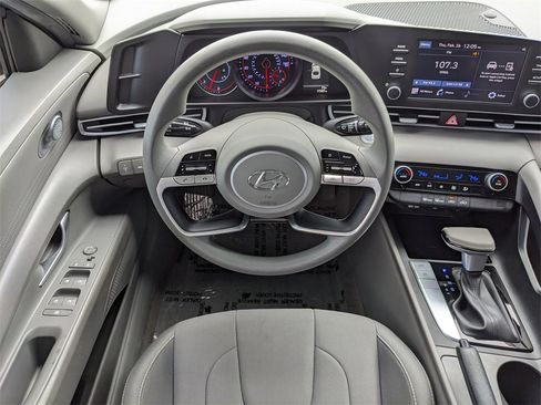 Used 2023 Hyundai Elantra SEL image 16