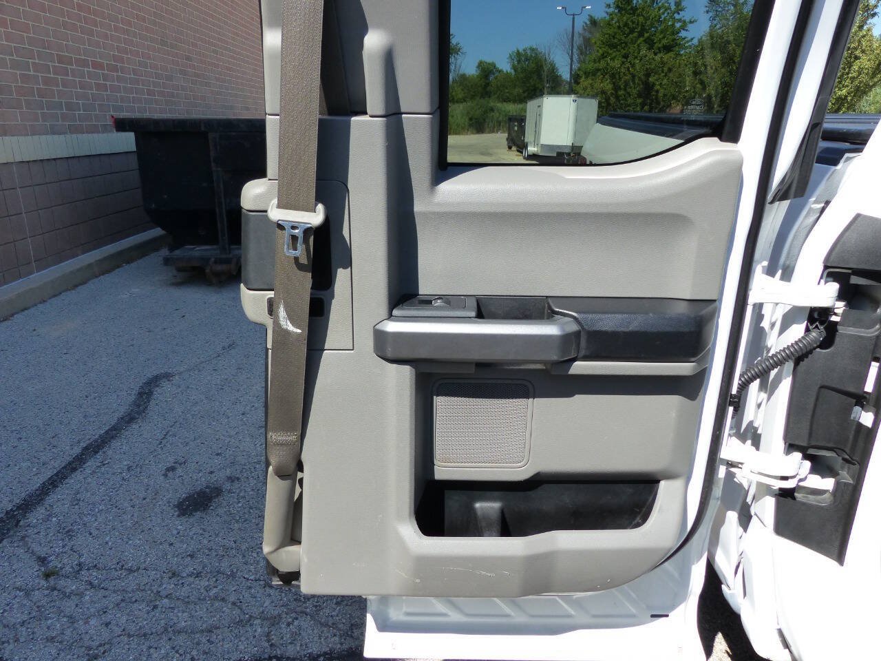 Used 2015 Ford F150 XLT w/ Equipment Group 302A Luxury AWD/4WD image 46