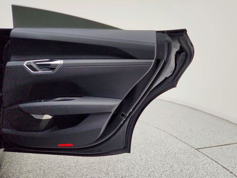 Used 2023 Audi e-tron GT Prestige AWD/4WD image 24