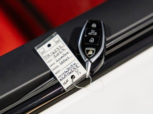 Used 2022 Lamborghini Urus AWD/4WD image 50