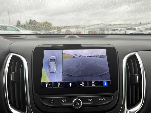 Used 2024 Chevrolet Equinox LT image 30