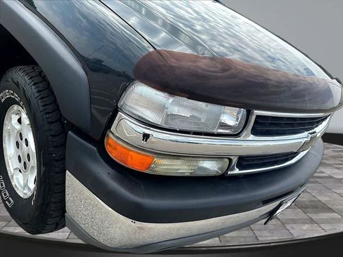 Used 2005 Chevrolet Tahoe LS w/ Preferred Equipment Group AWD/4WD image 28