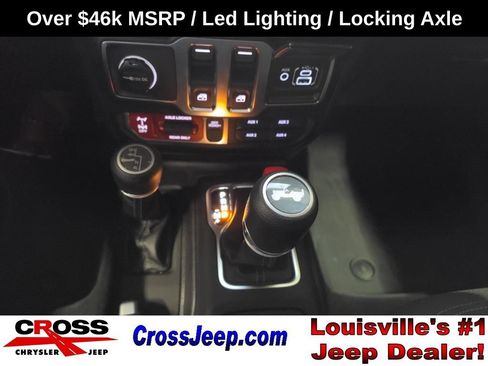 Used 2025 Jeep Wrangler Sport AWD/4WD image 10