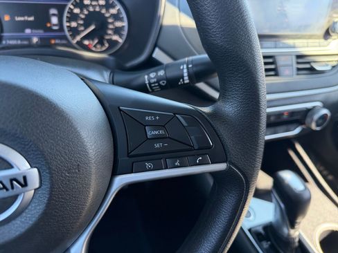 Used 2022 Nissan Altima 2.5 SV image 21