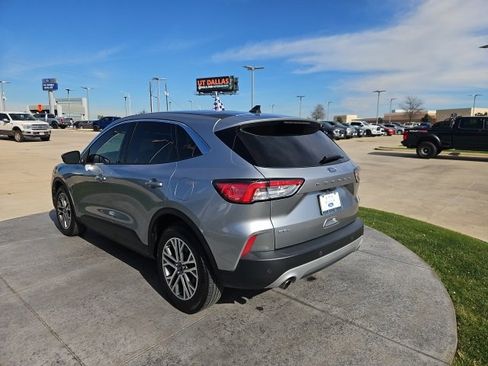 Used 2022 Ford Escape SEL w/ Technology Package image 4