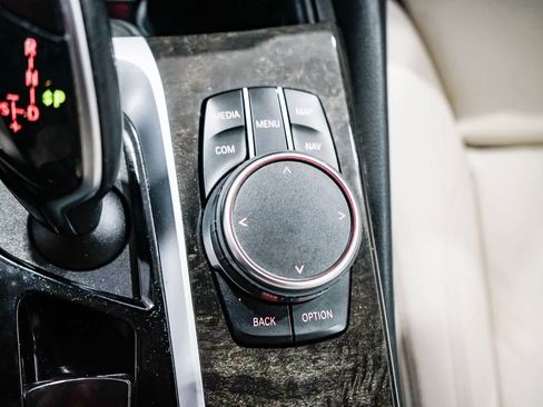 Used 2023 BMW 530i w/ Premium Package image 23