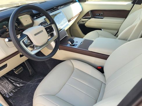 New 2025 Land Rover Range Rover SE AWD/4WD image 13