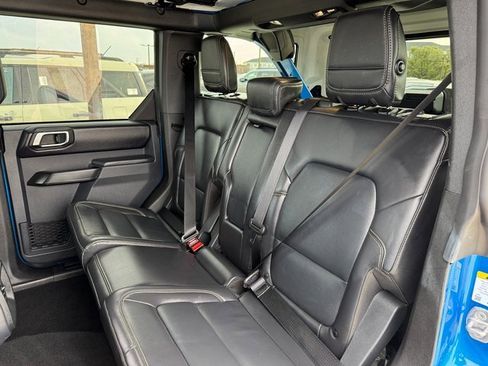 Used 2025 Ford Bronco Badlands image 14