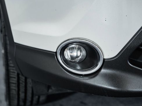 Used 2018 Nissan Rogue Sport SL w/ SL Premium Package image 17