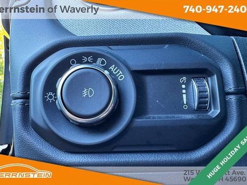 Used 2024 Jeep Wrangler Sahara image 18