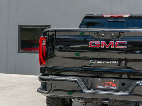 Used 2025 GMC Sierra 2500 Denali w/ Denali Reserve Package AWD/4WD image 48
