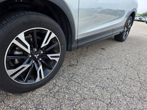 Used 2024 Mitsubishi Eclipse Cross SE image 35