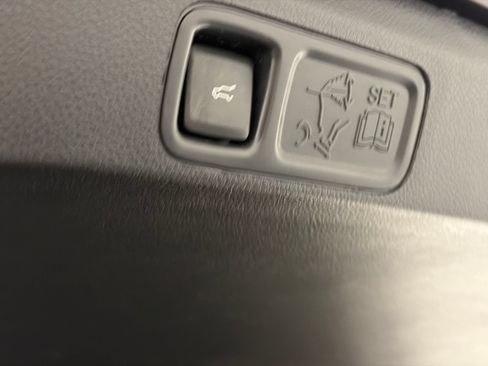 Certified 2022 Lincoln Navigator Reserve AWD/4WD image 10