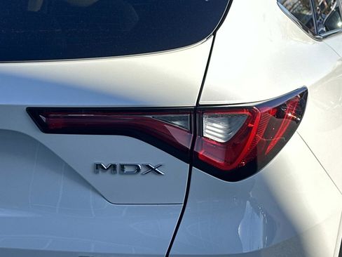 Used 2023 Acura MDX SH-AWD image 11