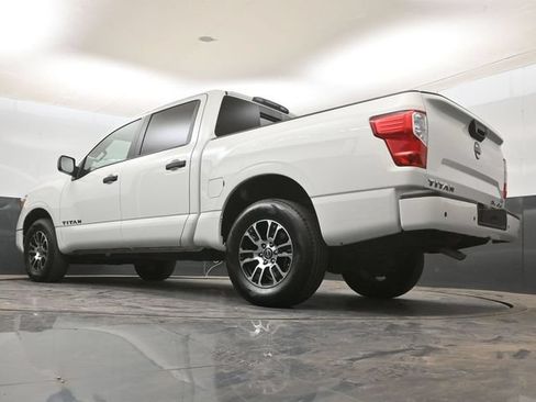 Used 2024 Nissan Titan SV AWD/4WD image 14