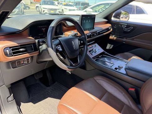 Used 2024 Lincoln Aviator Reserve w/ Elements Package Plus AWD/4WD image 13