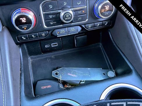 Used 2021 GMC Yukon SLT w/ SLT Luxury Package image 15