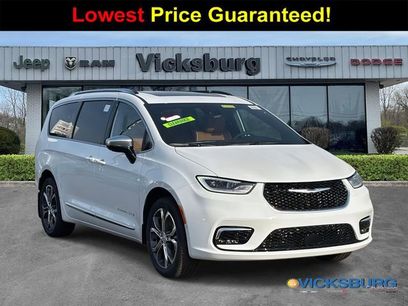 New 2026 Chrysler Pacifica Pinnacle w/ Trailer Tow Group