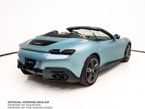 Used 2024 Ferrari Roma Spider RWD image 7