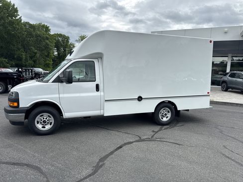 New 2025 GMC Savana 3500 w/ Power Convenience Package image 2