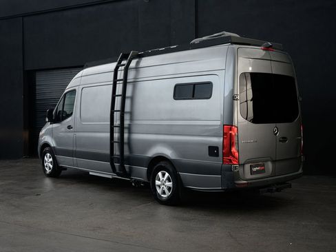 Used 2022 Mercedes-Benz Sprinter 2500 image 11