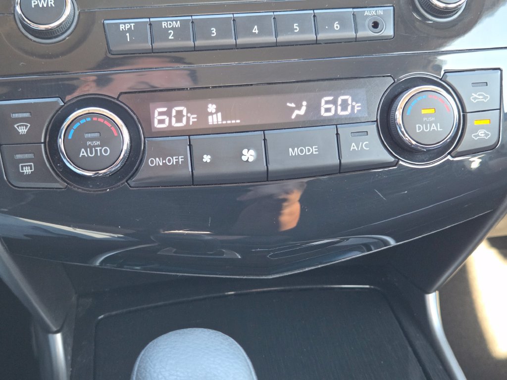 Used 2013 Nissan Altima 2.5 SV FWD image 11