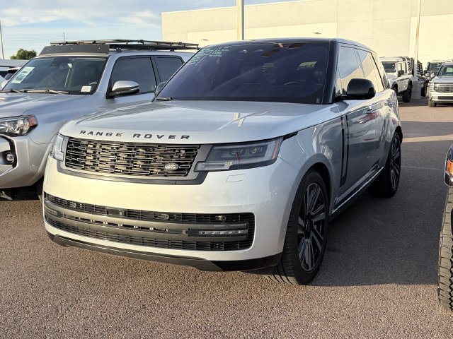 Used 2023 Land Rover Range Rover SE AWD/4WD image 1