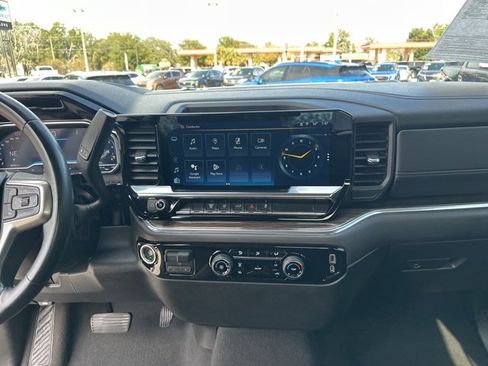 Used 2024 Chevrolet Silverado 2500 LT image 3