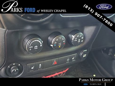 Used 2017 Jeep Wrangler Unlimited Rubicon AWD/4WD image 21