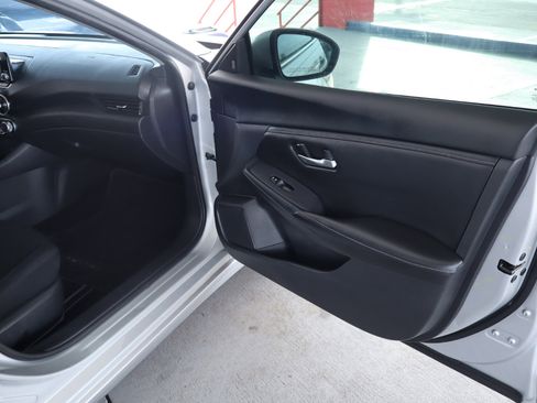 Used 2021 Nissan Sentra S image 38