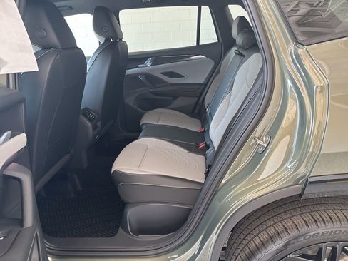 New 2026 Volkswagen Tiguan SE R-Line AWD/4WD image 33