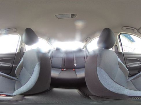 Used 2025 Nissan Versa SV image 40