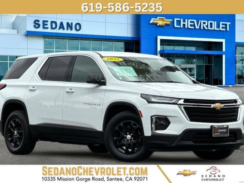 Used 2022 Chevrolet Traverse LS FWD image 1