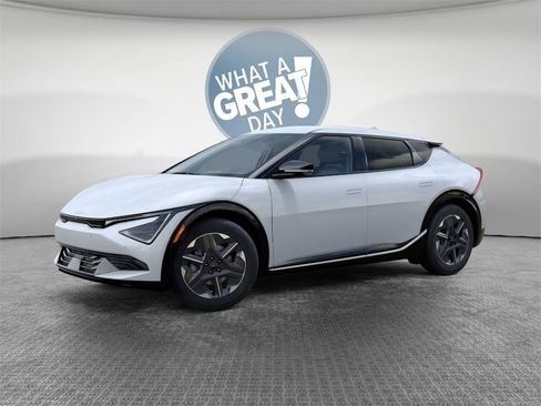 New 2025 Kia EV6 Light image 3