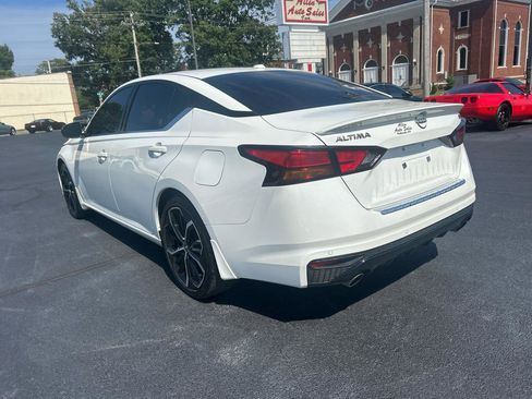 Used 2023 Nissan Altima 2.5 SR FWD image 7