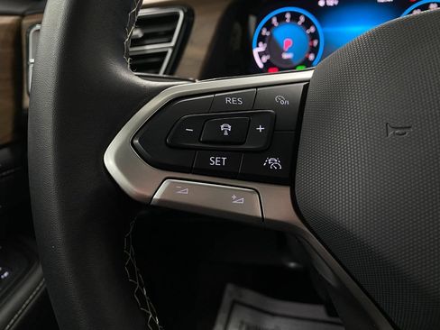 Used 2024 Volkswagen Atlas SE image 18