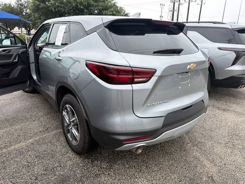 Used 2025 Chevrolet Blazer LT AWD/4WD image 6
