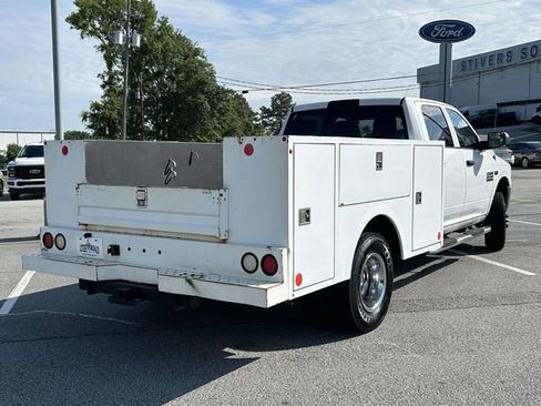 Used 2018 RAM 3500 Tradesman w/ Chrome Appearance Group RWD image 3