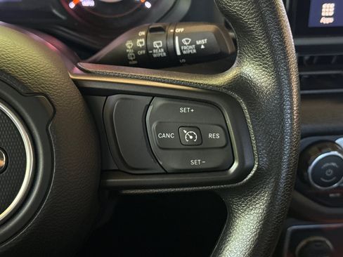 Used 2025 Jeep Wrangler Unlimited Sport AWD/4WD image 31