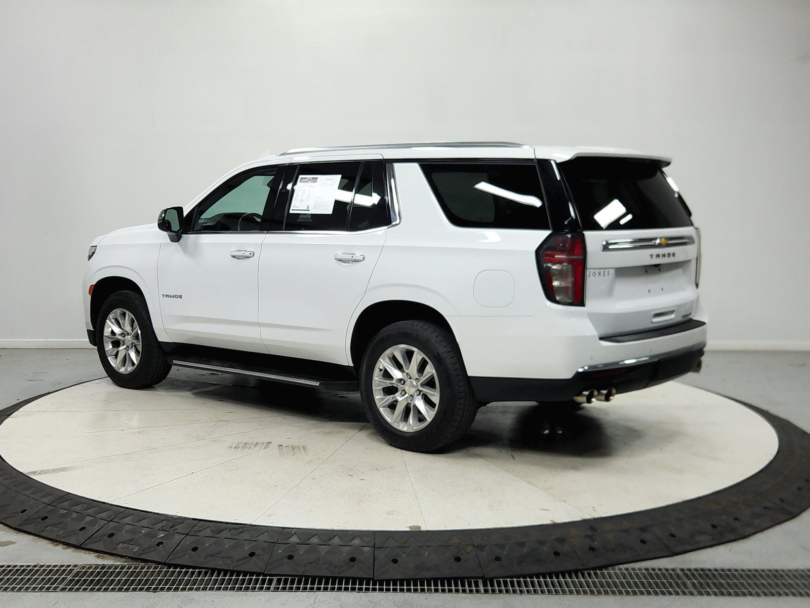 Used 2024 Chevrolet Tahoe Premier RWD image 6