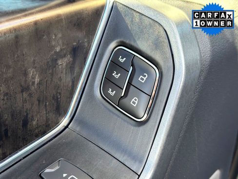 Used 2023 Ford F250 Lariat w/ FX4 Off-Road Package image 16