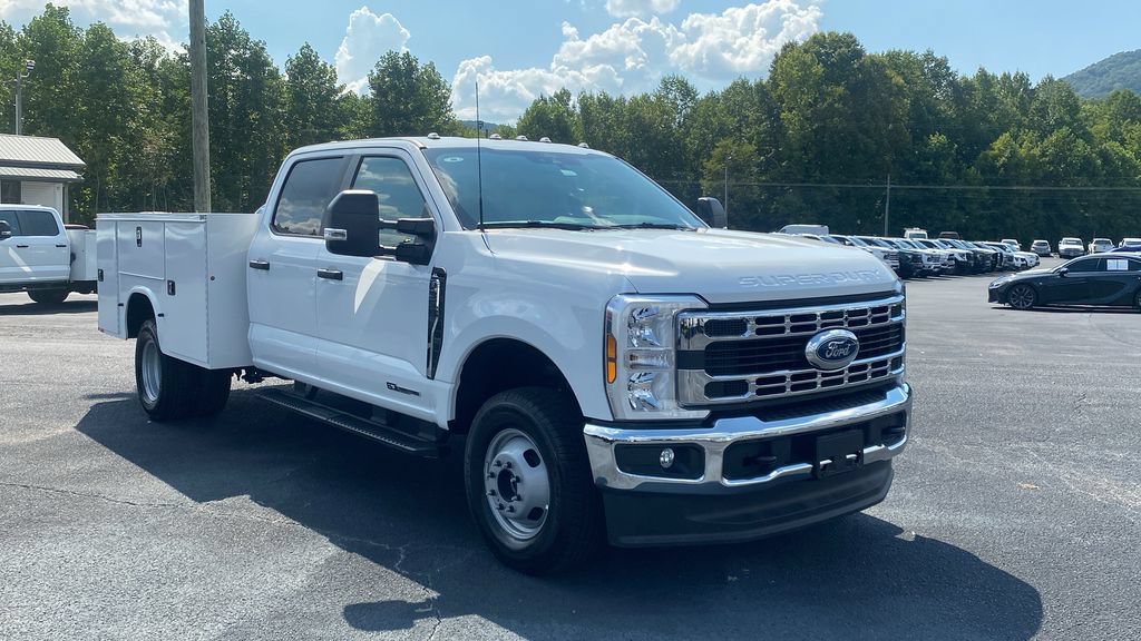 New 2026 Ford F350 XL w/ XL Chrome Package AWD/4WD image 3