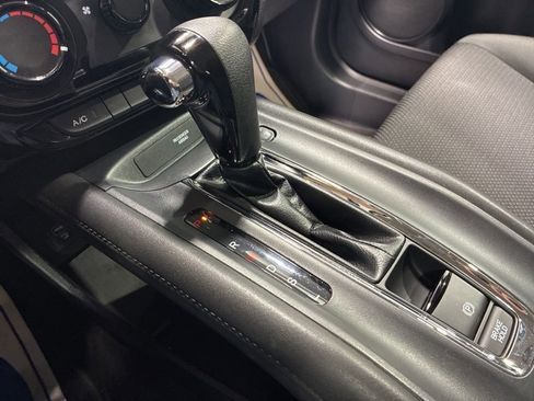 Used 2020 Honda HR-V LX image 29