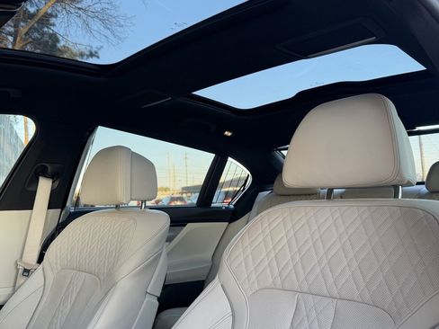 Used 2018 BMW 750i xDrive 750i xDrive image 12