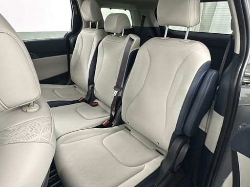 New 2026 Kia Carnival SX w/ SX Dark Edition Package FWD image 12